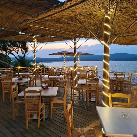 никола Хотел 2*