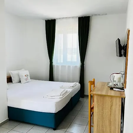 Nikola- Family Hotel 2*