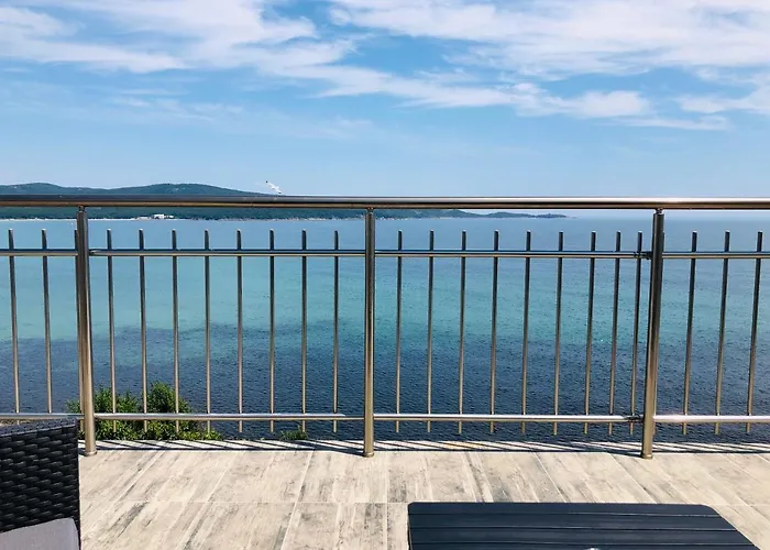 Hotel Nikola- Family 2*