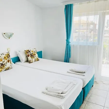 Nikola- Family Hotel 2*