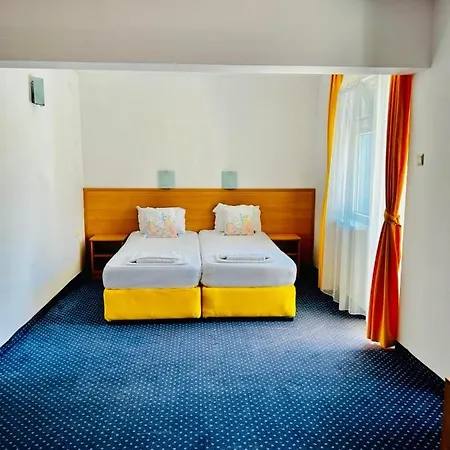 Nikola- Family Hotel